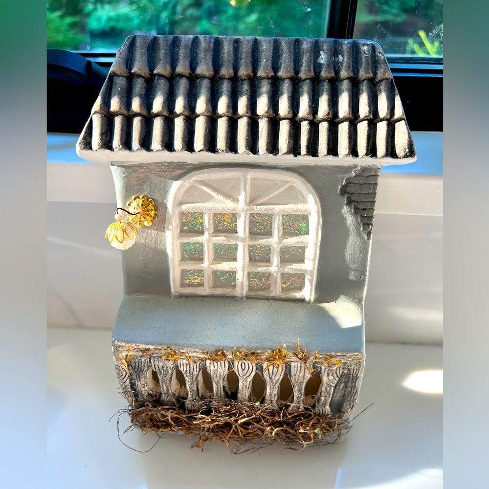 Vintage ceramic miniature house decor wz seedbeads & hay. Hanging or tabletop